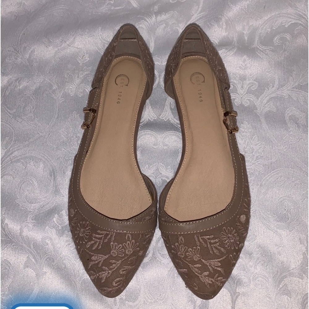 Chic Taupe Flats with Embroidered Detail